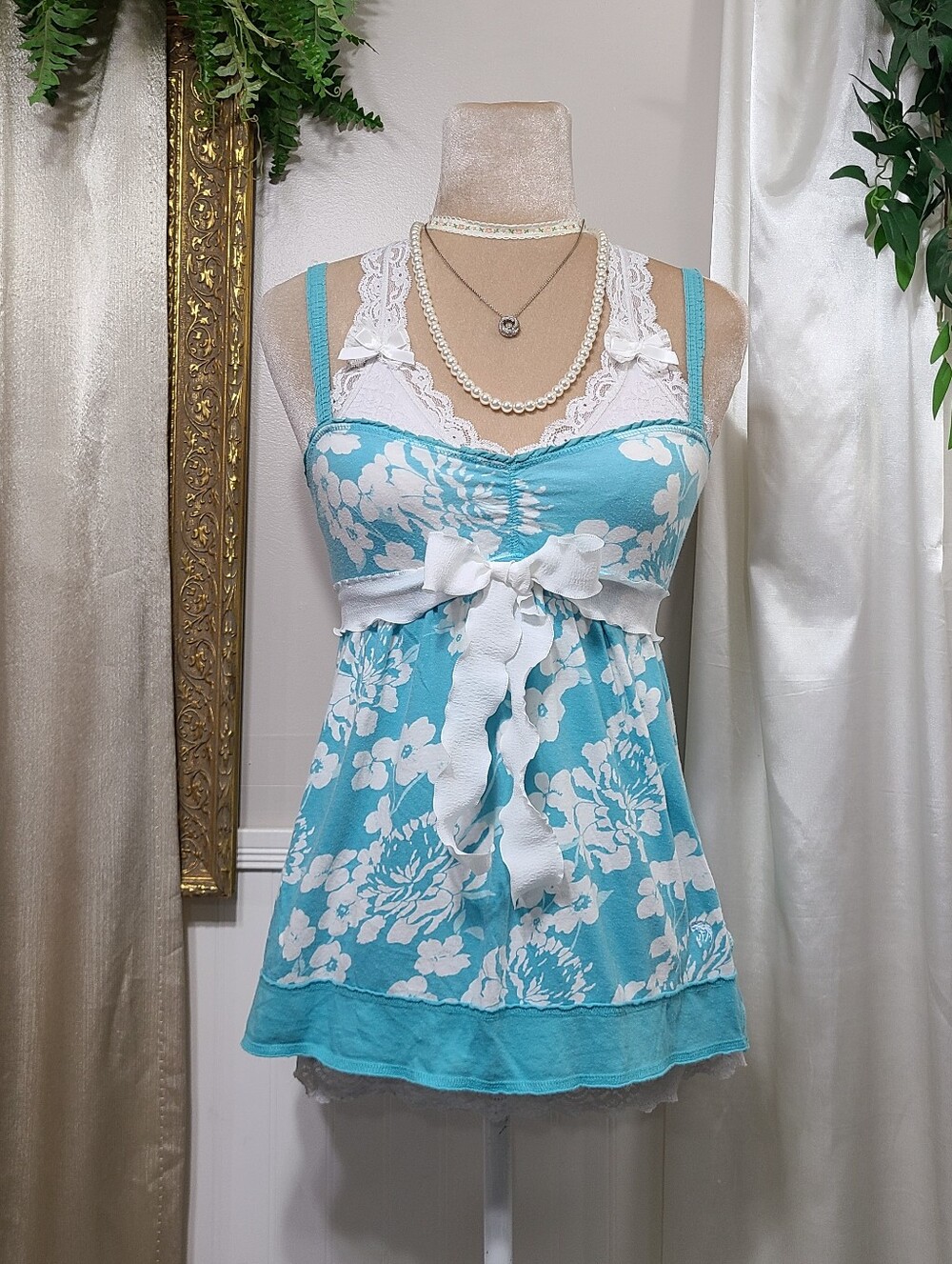 ♡ Y2K ♡ Abercrombie And Fitch Baby Blue & White Flower Print Babydoll Tank Top
